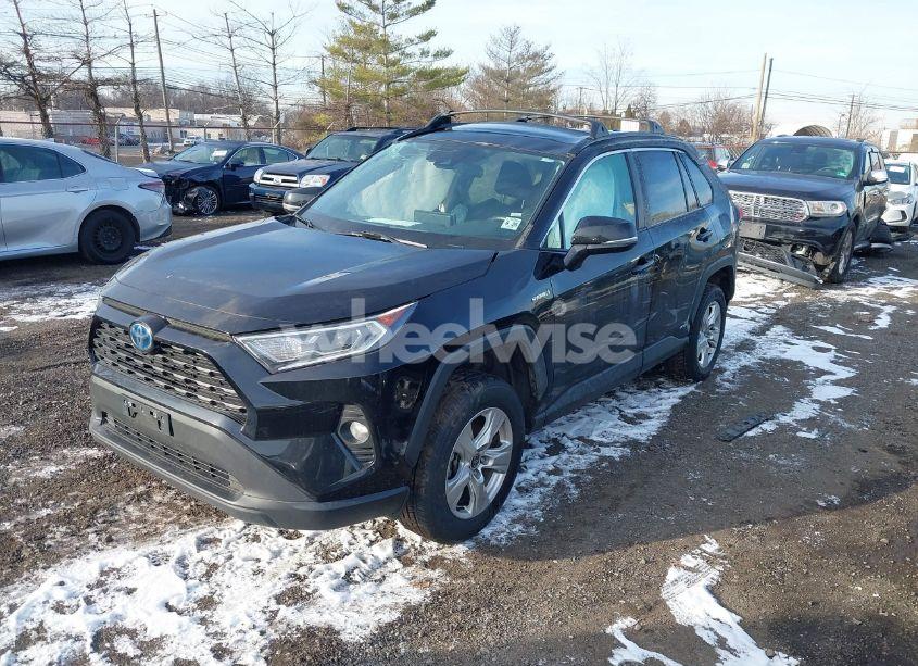 Photo 2 of 2021 Toyota Rav4 HYBRID XLE (VIN 2T3RWRFV7MW109215)