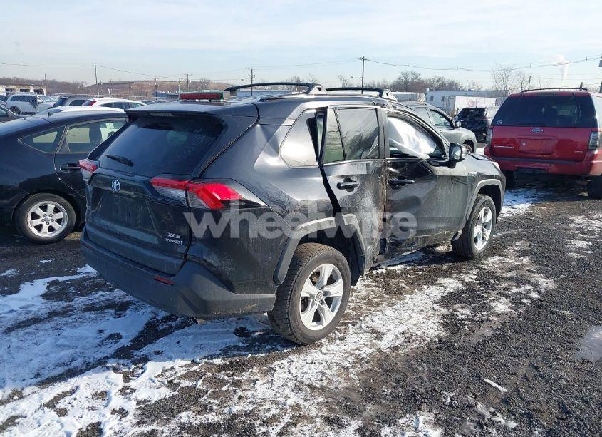 Photo 4 of 2021 Toyota Rav4 HYBRID XLE (VIN 2T3RWRFV7MW109215)