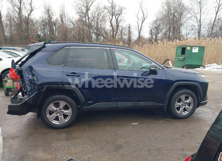 Photo 13 of 2022 Toyota Rav4 HYBRID XLE (VIN 2T3RWRFV7NW133693)