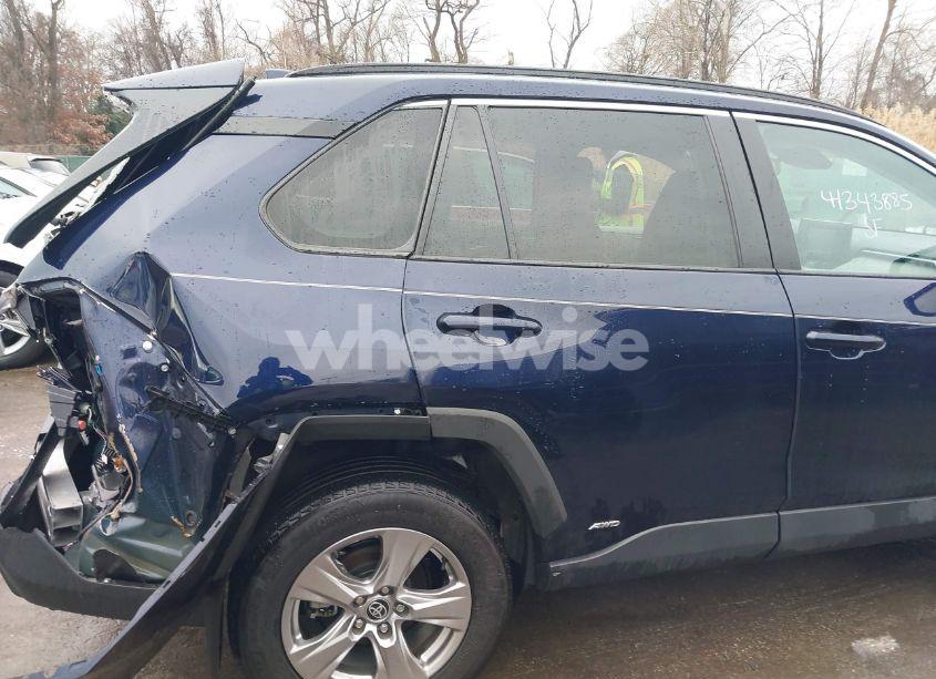 Photo 18 of 2022 Toyota Rav4 HYBRID XLE (VIN 2T3RWRFV7NW133693)