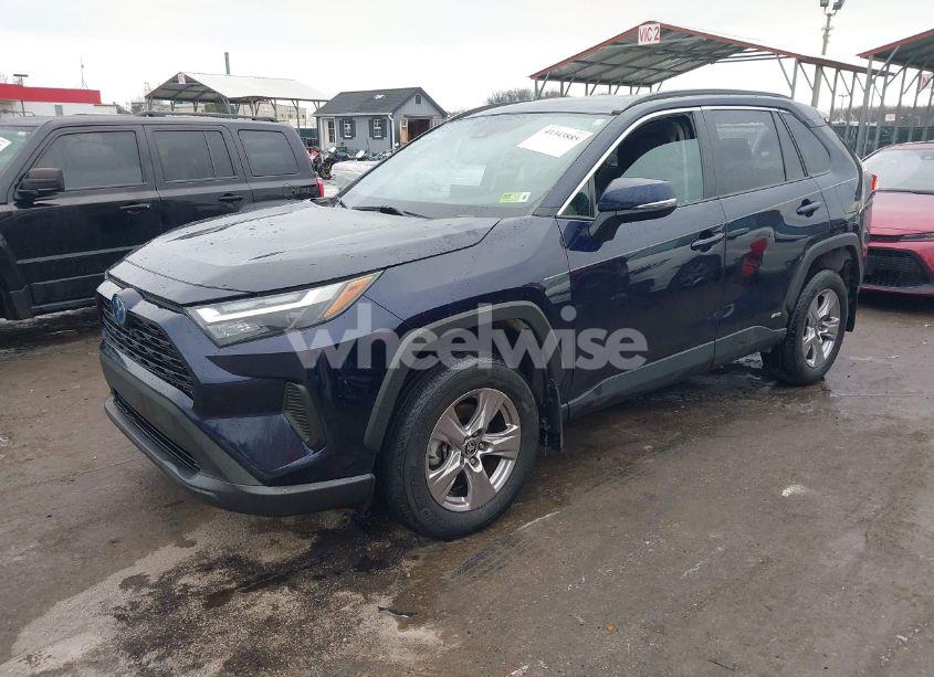 Photo 2 of 2022 Toyota Rav4 HYBRID XLE (VIN 2T3RWRFV7NW133693)