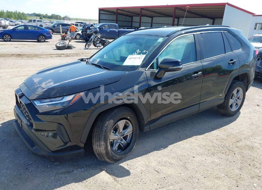Photo 2 of 2024 Toyota Rav4 HYBRID XLE (VIN 2T3RWRFV7RW222489)
