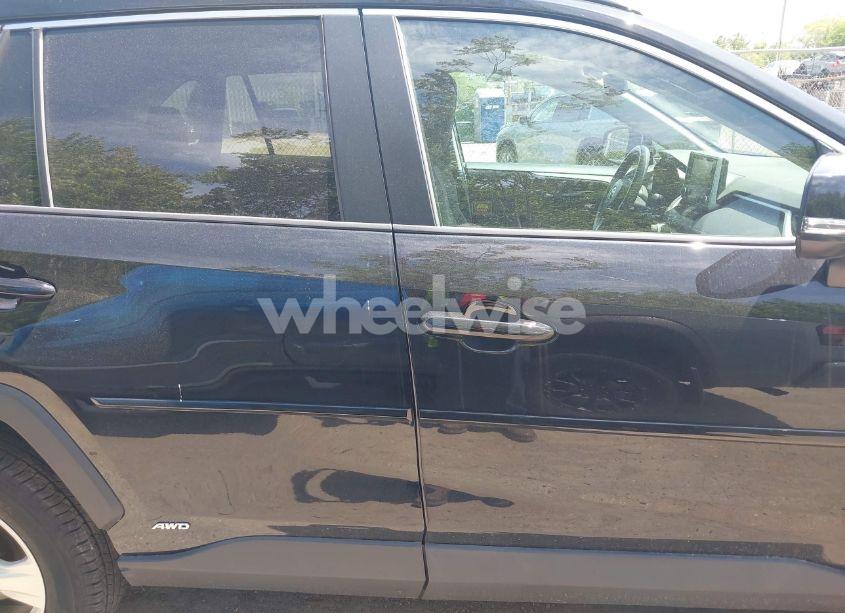 Photo 13 of 2020 Toyota Rav4 HYBRID XLE (VIN 2T3RWRFV8LW048472)