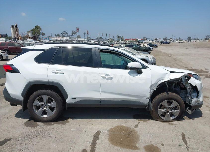 Photo 13 of 2022 Toyota Rav4 HYBRID XLE (VIN 2T3RWRFV9NW130472)