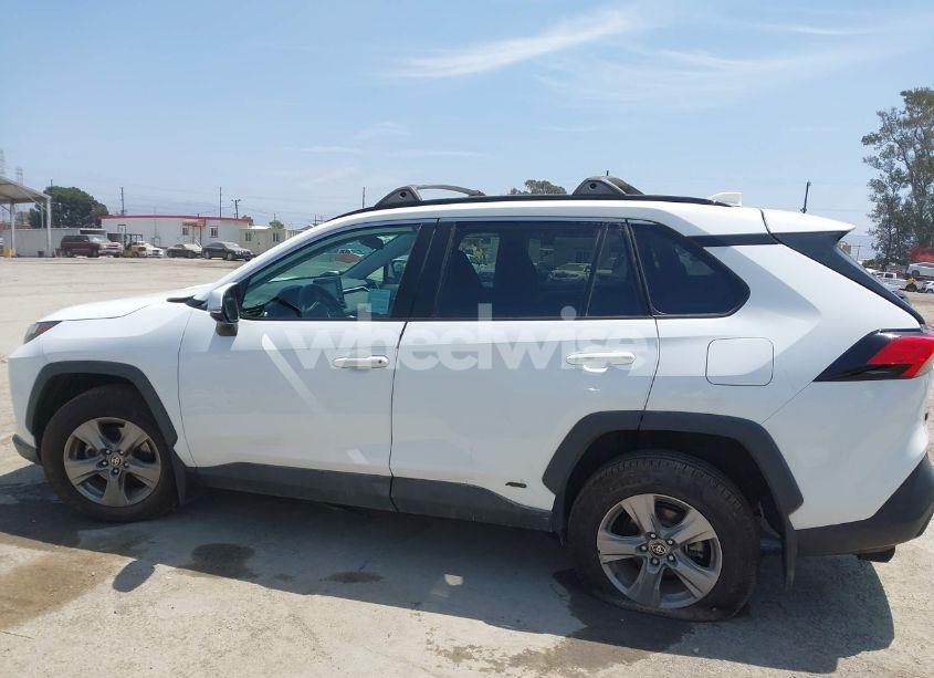 Photo 14 of 2022 Toyota Rav4 HYBRID XLE (VIN 2T3RWRFV9NW130472)