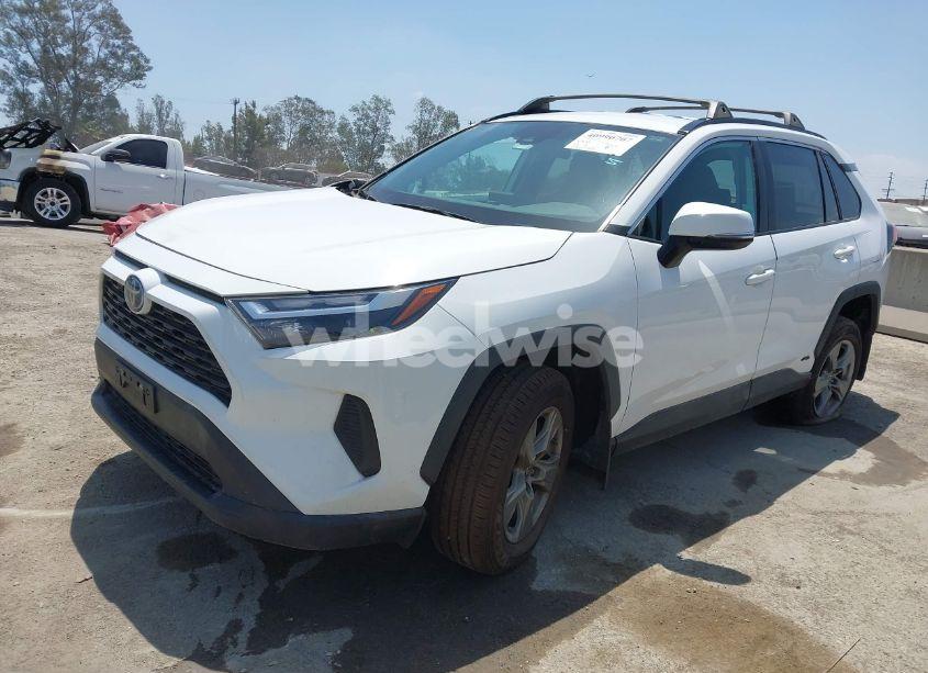 Photo 2 of 2022 Toyota Rav4 HYBRID XLE (VIN 2T3RWRFV9NW130472)