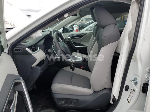 Photo 8 of 2025 TOYOTA RAV4 XLE (VIN 2T3RWRFV9SW279220)