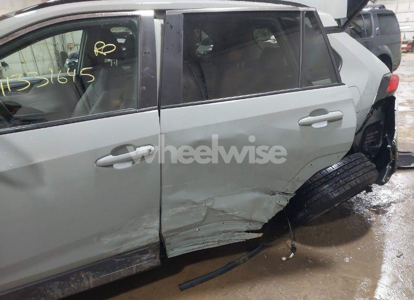 Photo 6 of 2019 Toyota Rav4 HYBRID XLE (VIN 2T3RWRFVXKW042302)