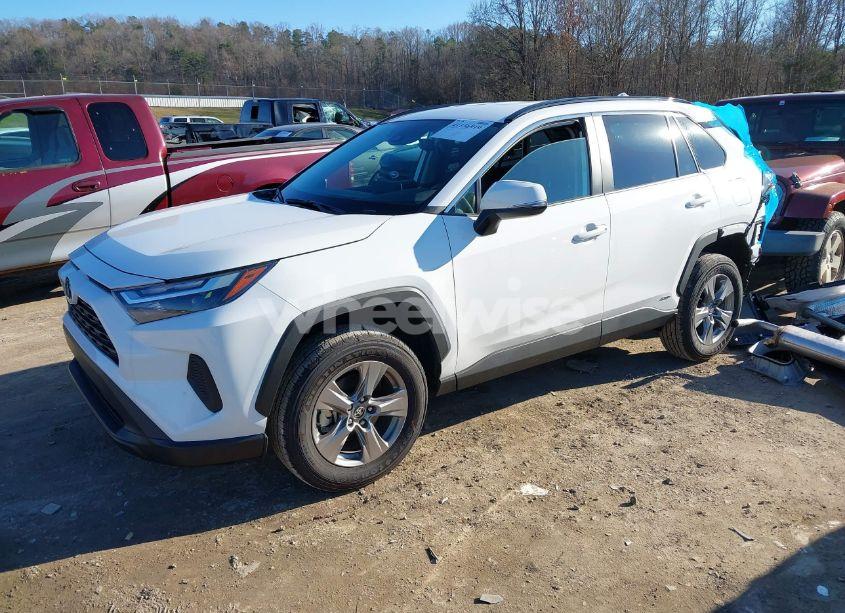 Photo 2 of 2024 Toyota Rav4 HYBRID XLE (VIN 2T3RWRFVXRW243899)