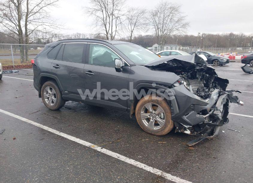 2024 Toyota Rav4 HYBRID XLE (VIN 2T3RWRFVXRW248133) main photo