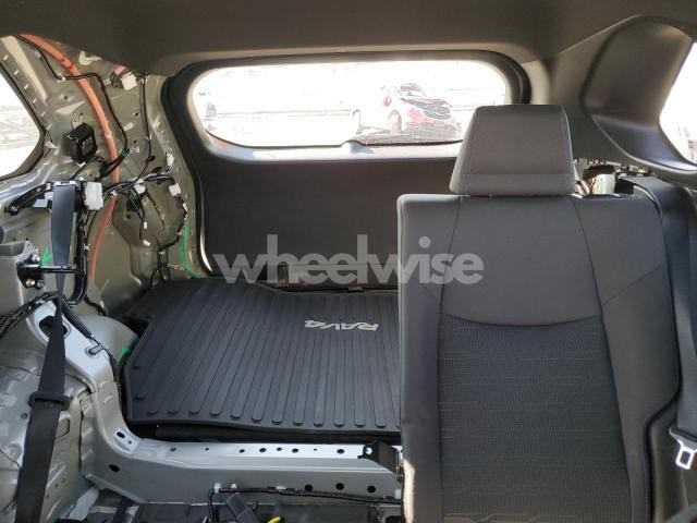 Photo 2 of 2022 TOYOTA RAV4 SE (VIN 2T3T6RFV8NW030031)