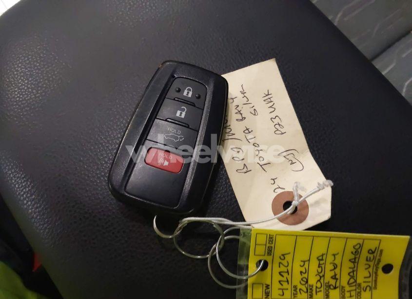 Photo 11 of 2024 Toyota Rav4 SE HYBRID (VIN 2T3T6RFV8RW054125)