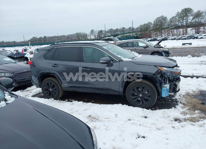 Photo 13 of 2022 Toyota Rav4 HYBRID SE (VIN 2T3T6RFV9NW031740)