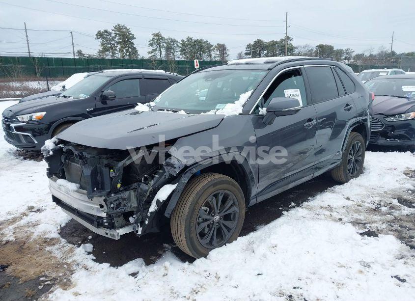 Photo 2 of 2022 Toyota Rav4 HYBRID SE (VIN 2T3T6RFV9NW031740)