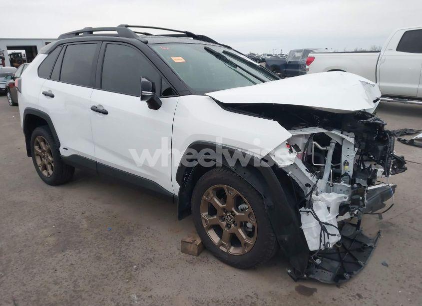 2024 Toyota Rav4 HYBRID WOODLAND EDITION (VIN 2T3UWRFV6RW235390) main photo