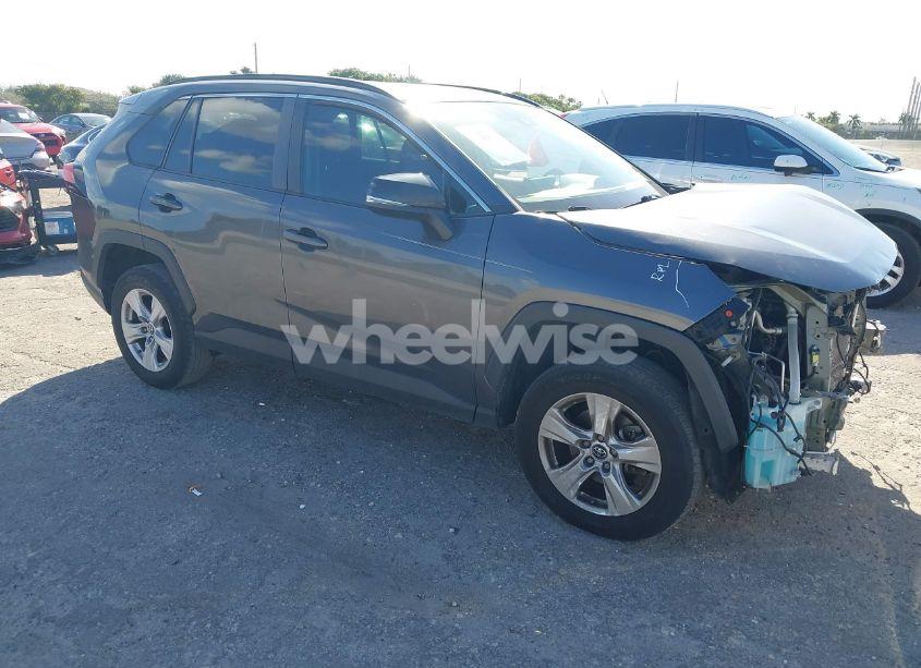 2019 Toyota Rav4 XLE (VIN 2T3W1RFV0KW053116) main photo
