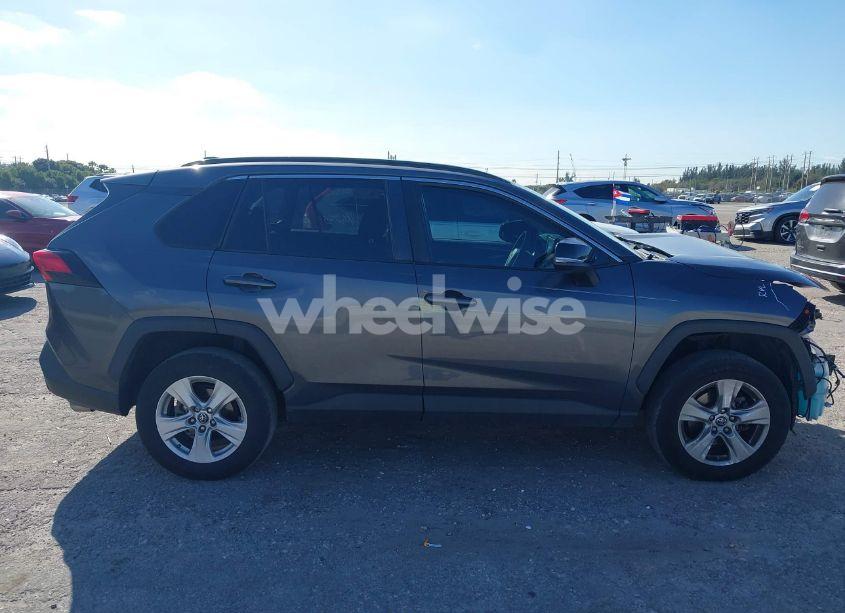 Photo 14 of 2019 Toyota Rav4 XLE (VIN 2T3W1RFV0KW053116)
