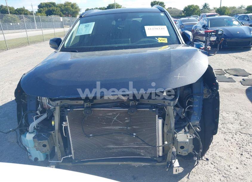 Photo 6 of 2019 Toyota Rav4 XLE (VIN 2T3W1RFV0KW053116)