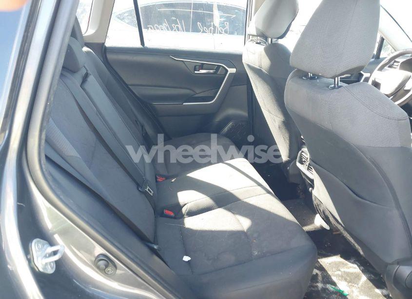 Photo 8 of 2019 Toyota Rav4 XLE (VIN 2T3W1RFV0KW053116)