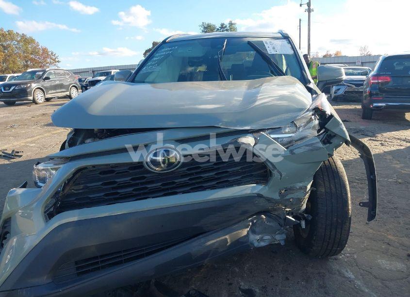 Photo 12 of 2020 Toyota Rav4 XLE (VIN 2T3W1RFV0LC051627)