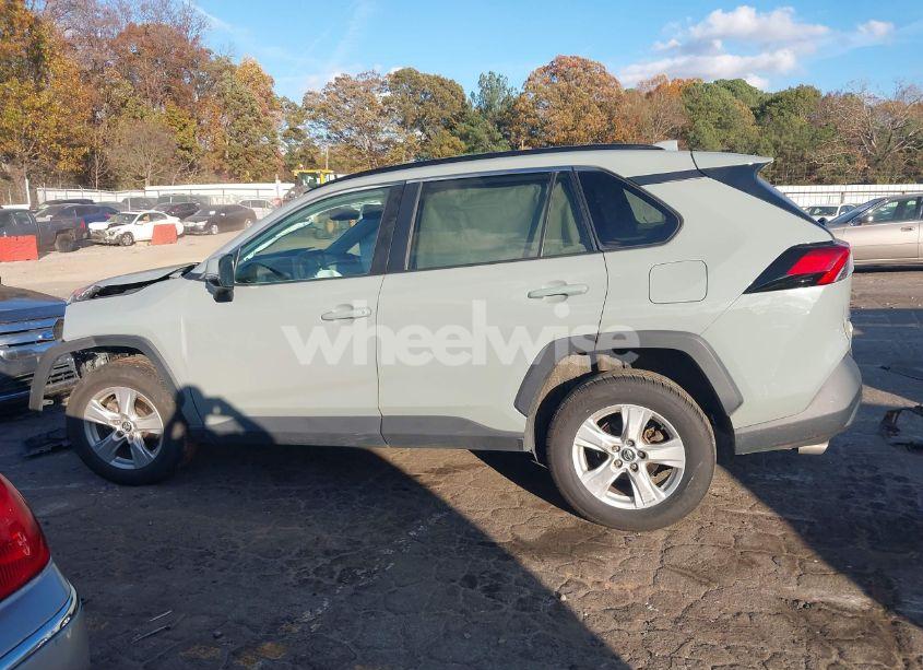 Photo 14 of 2020 Toyota Rav4 XLE (VIN 2T3W1RFV0LC051627)