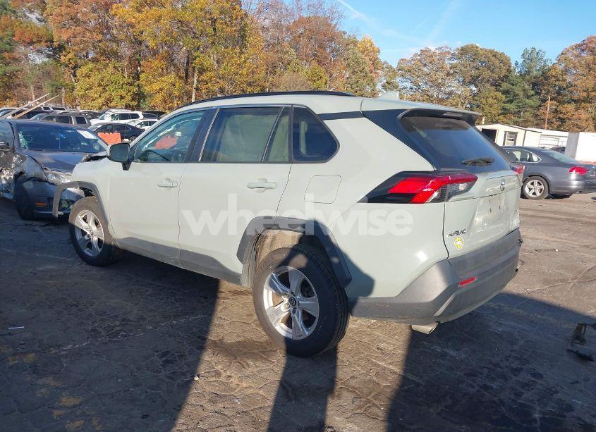 Photo 3 of 2020 Toyota Rav4 XLE (VIN 2T3W1RFV0LC051627)