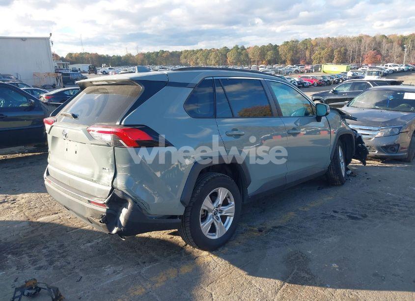 Photo 4 of 2020 Toyota Rav4 XLE (VIN 2T3W1RFV0LC051627)