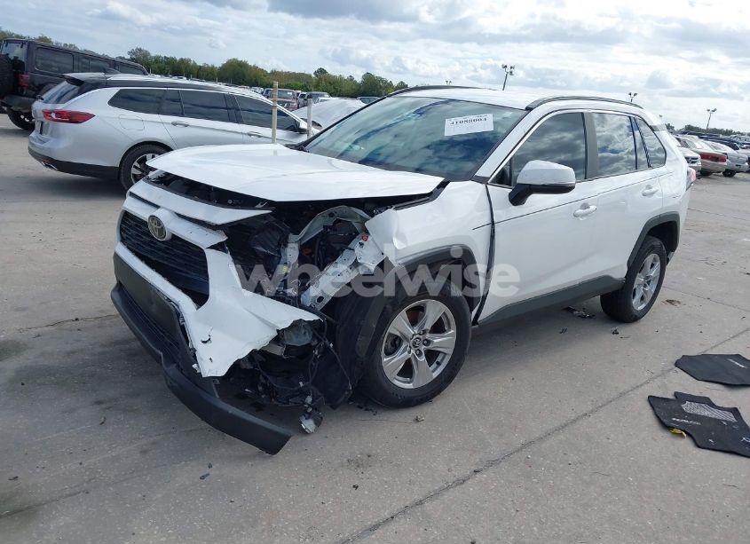 Photo 2 of 2020 Toyota Rav4 XLE (VIN 2T3W1RFV0LW064716)