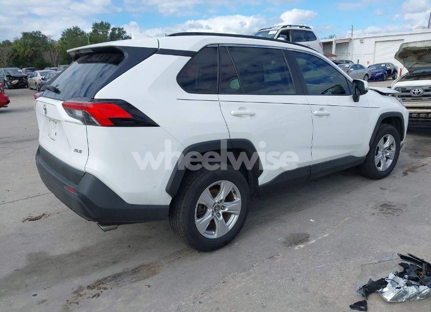 Photo 4 of 2020 Toyota Rav4 XLE (VIN 2T3W1RFV0LW064716)
