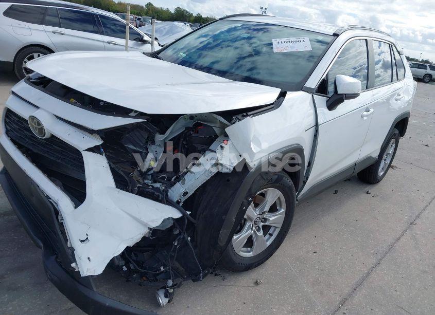 Photo 6 of 2020 Toyota Rav4 XLE (VIN 2T3W1RFV0LW064716)