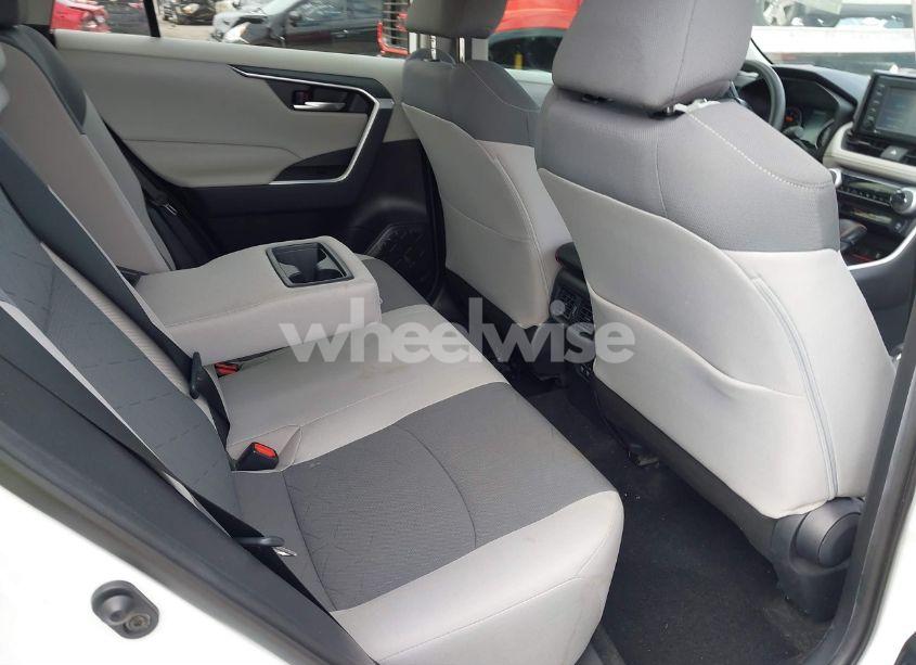 Photo 8 of 2020 Toyota Rav4 XLE (VIN 2T3W1RFV0LW064716)