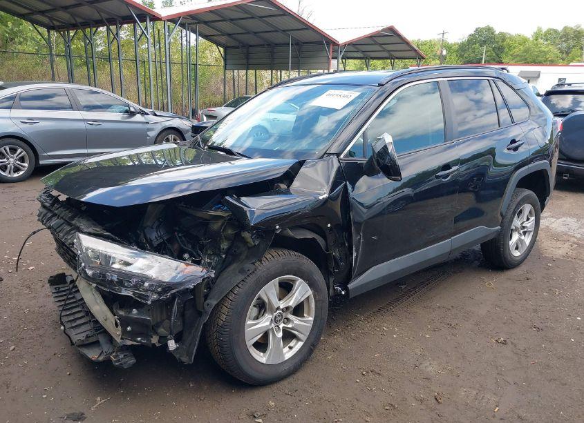 Photo 2 of 2021 Toyota Rav4 XLE (VIN 2T3W1RFV0MC132208)