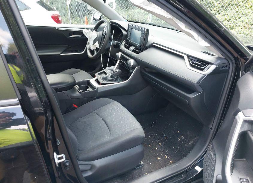 Photo 5 of 2021 Toyota Rav4 XLE (VIN 2T3W1RFV0MC132208)