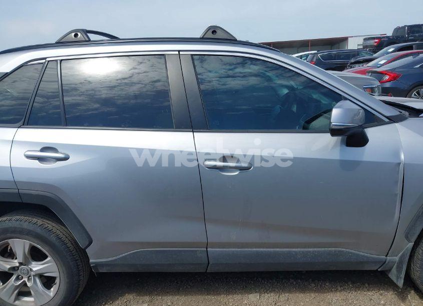 Photo 14 of 2021 Toyota Rav4 XLE (VIN 2T3W1RFV0MC145153)