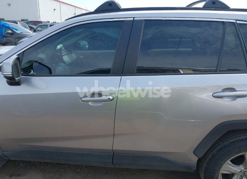 Photo 15 of 2021 Toyota Rav4 XLE (VIN 2T3W1RFV0MC145153)