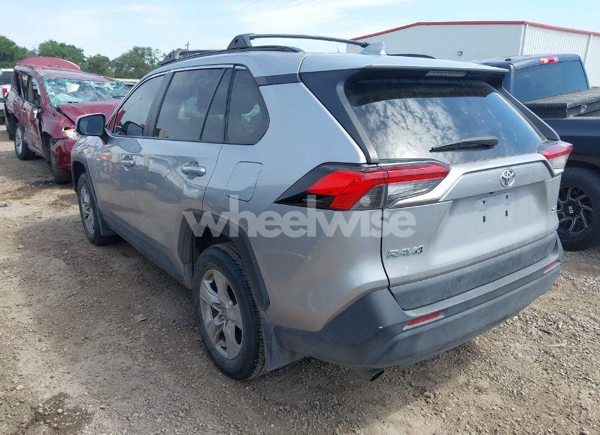 Photo 3 of 2021 Toyota Rav4 XLE (VIN 2T3W1RFV0MC145153)