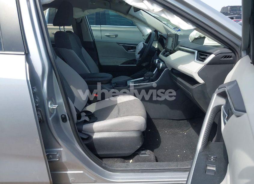 Photo 5 of 2021 Toyota Rav4 XLE (VIN 2T3W1RFV0MC145153)