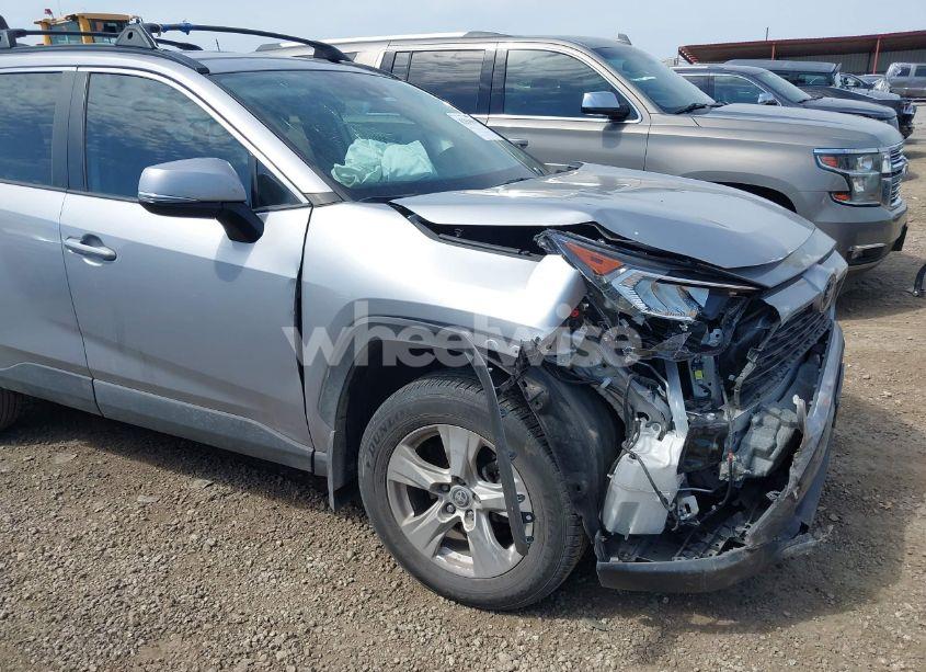 Photo 6 of 2021 Toyota Rav4 XLE (VIN 2T3W1RFV0MC145153)