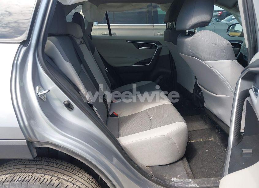 Photo 8 of 2021 Toyota Rav4 XLE (VIN 2T3W1RFV0MC145153)