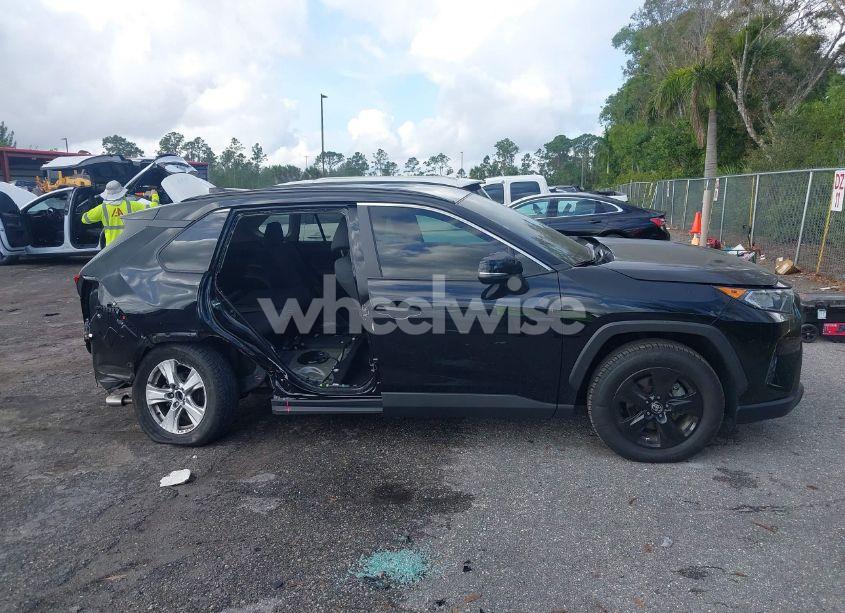 Photo 13 of 2021 Toyota Rav4 XLE (VIN 2T3W1RFV0MW141957)