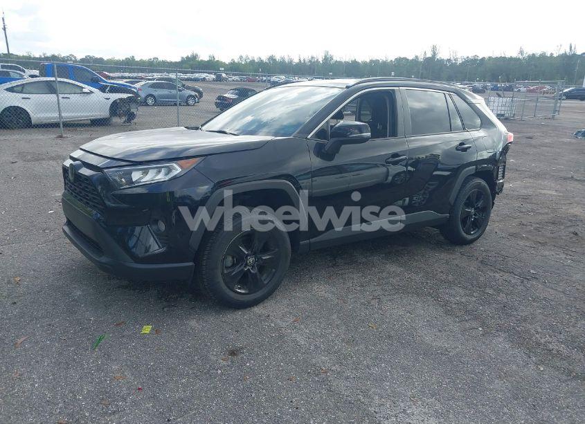 Photo 2 of 2021 Toyota Rav4 XLE (VIN 2T3W1RFV0MW141957)