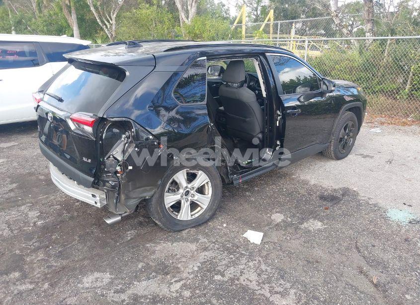 Photo 4 of 2021 Toyota Rav4 XLE (VIN 2T3W1RFV0MW141957)