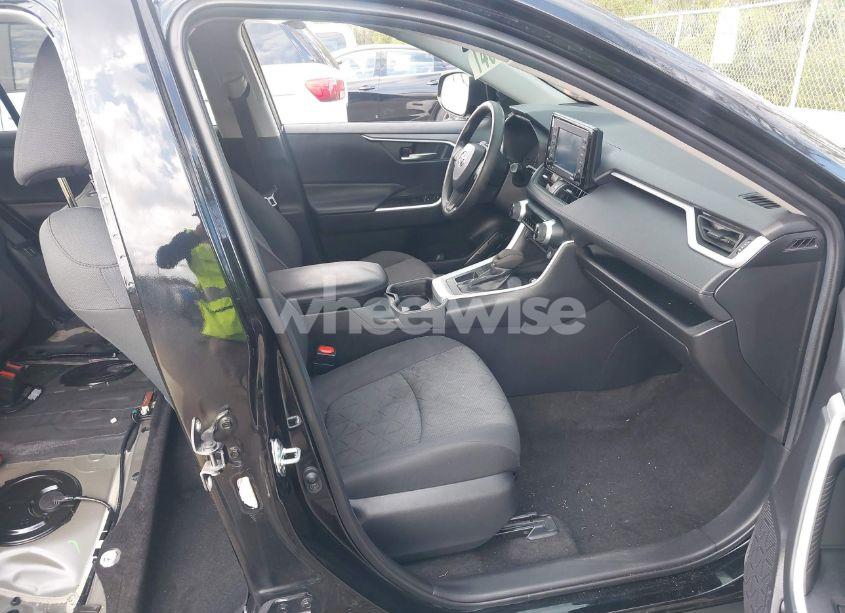 Photo 5 of 2021 Toyota Rav4 XLE (VIN 2T3W1RFV0MW141957)
