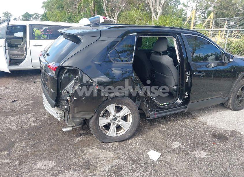 Photo 6 of 2021 Toyota Rav4 XLE (VIN 2T3W1RFV0MW141957)