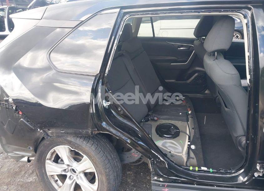 Photo 8 of 2021 Toyota Rav4 XLE (VIN 2T3W1RFV0MW141957)