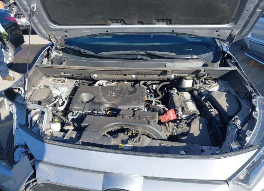Photo 10 of 2021 Toyota Rav4 XLE (VIN 2T3W1RFV0MW147581)