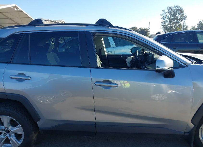 Photo 13 of 2021 Toyota Rav4 XLE (VIN 2T3W1RFV0MW147581)