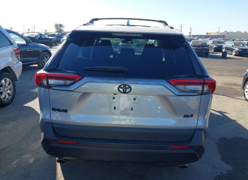 Photo 16 of 2021 Toyota Rav4 XLE (VIN 2T3W1RFV0MW147581)