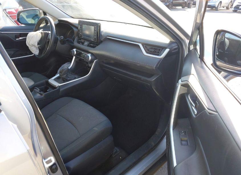 Photo 5 of 2021 Toyota Rav4 XLE (VIN 2T3W1RFV0MW147581)