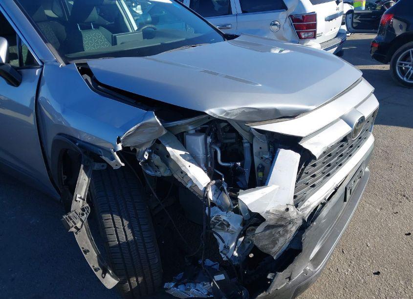 Photo 6 of 2021 Toyota Rav4 XLE (VIN 2T3W1RFV0MW147581)